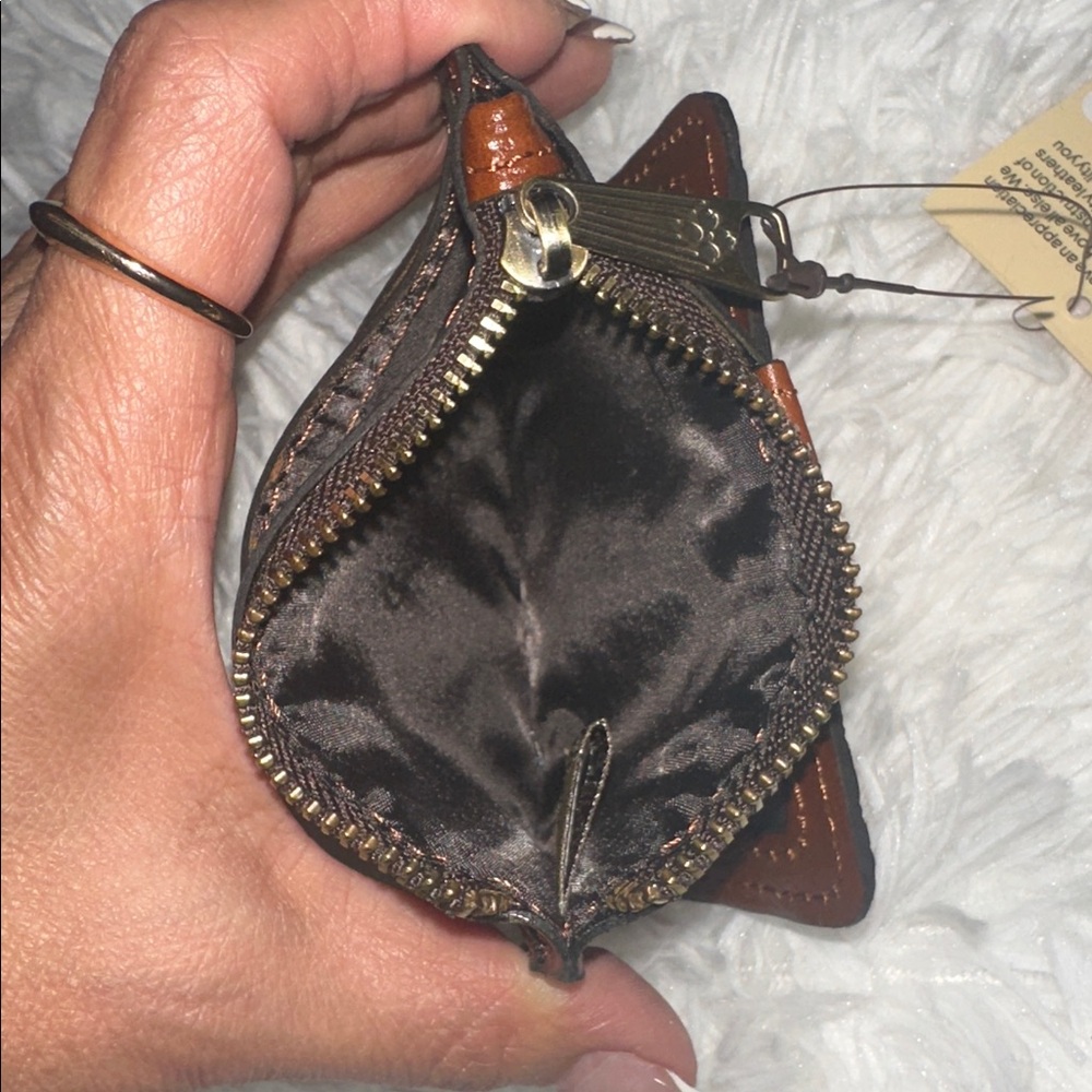 PATRICIA NASH The Cassis ID Case STYLE #P567603X Zippered 9 credit card slots. - Picture 5 of 9